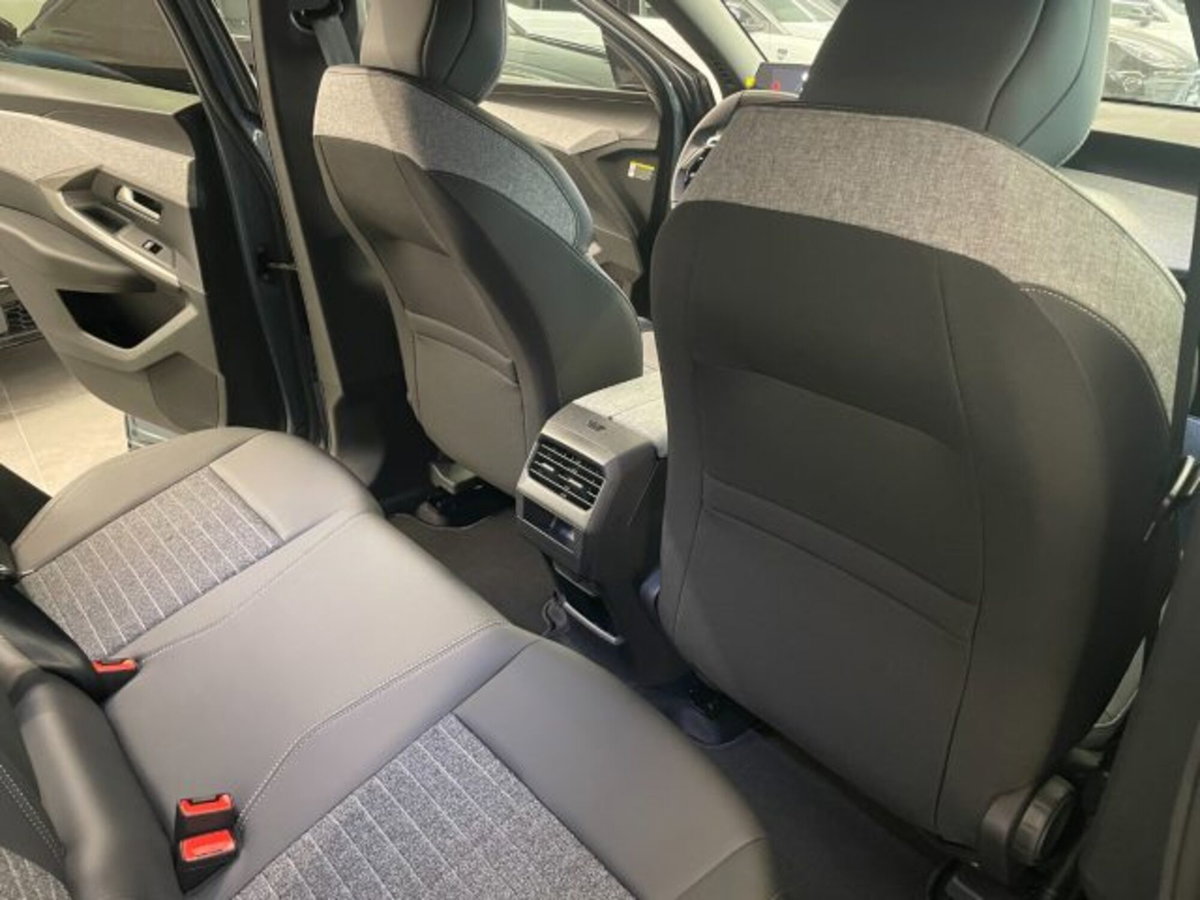Peugeot 3008 1.2 hybrid Allure Business 145cv e-dcs6 (14)