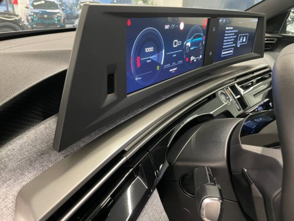 Peugeot 3008 1.2 hybrid Allure Business 145cv e-dcs6 (17)