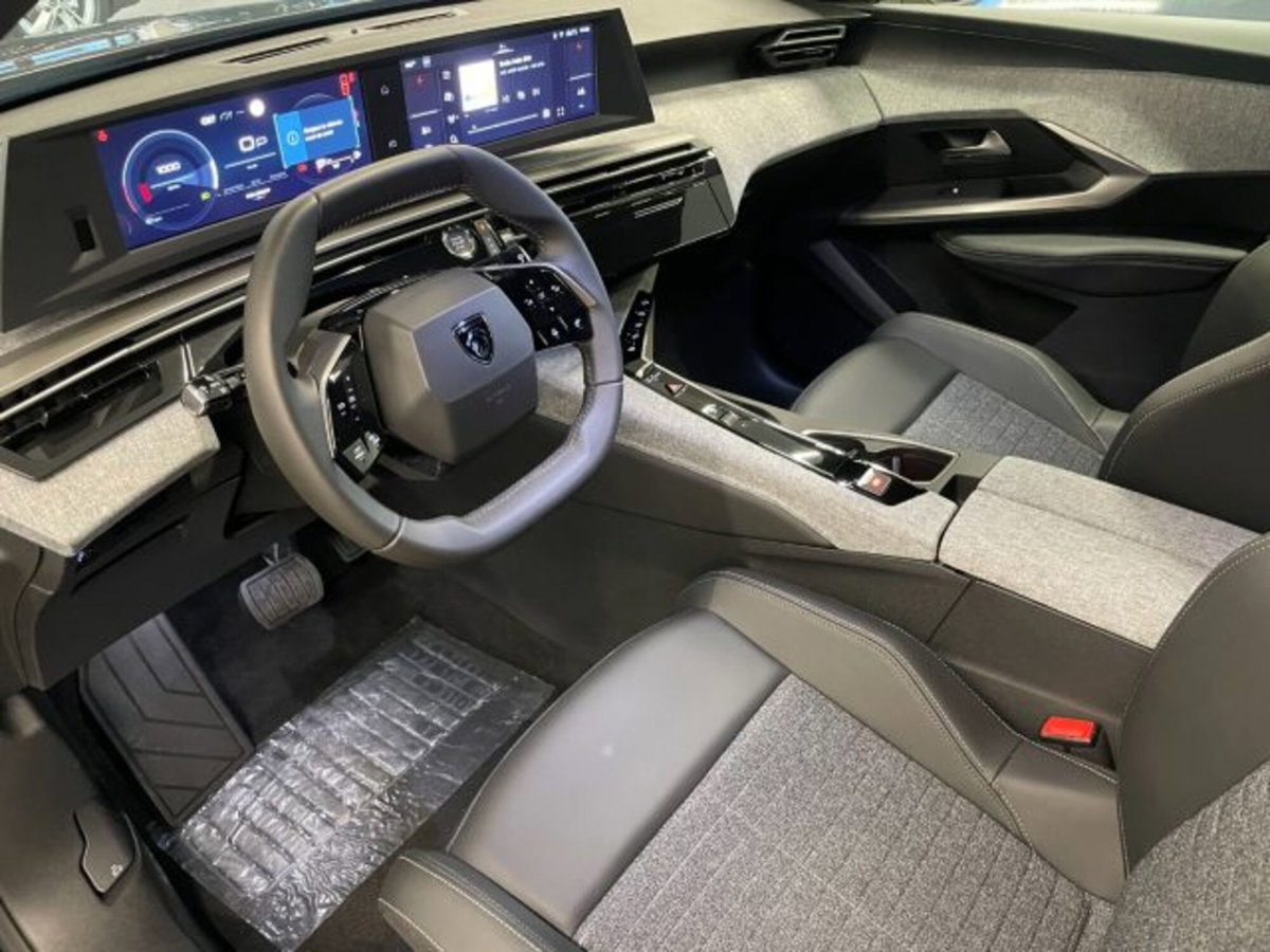 Peugeot 3008 1.2 hybrid Allure Business 145cv e-dcs6 (3)