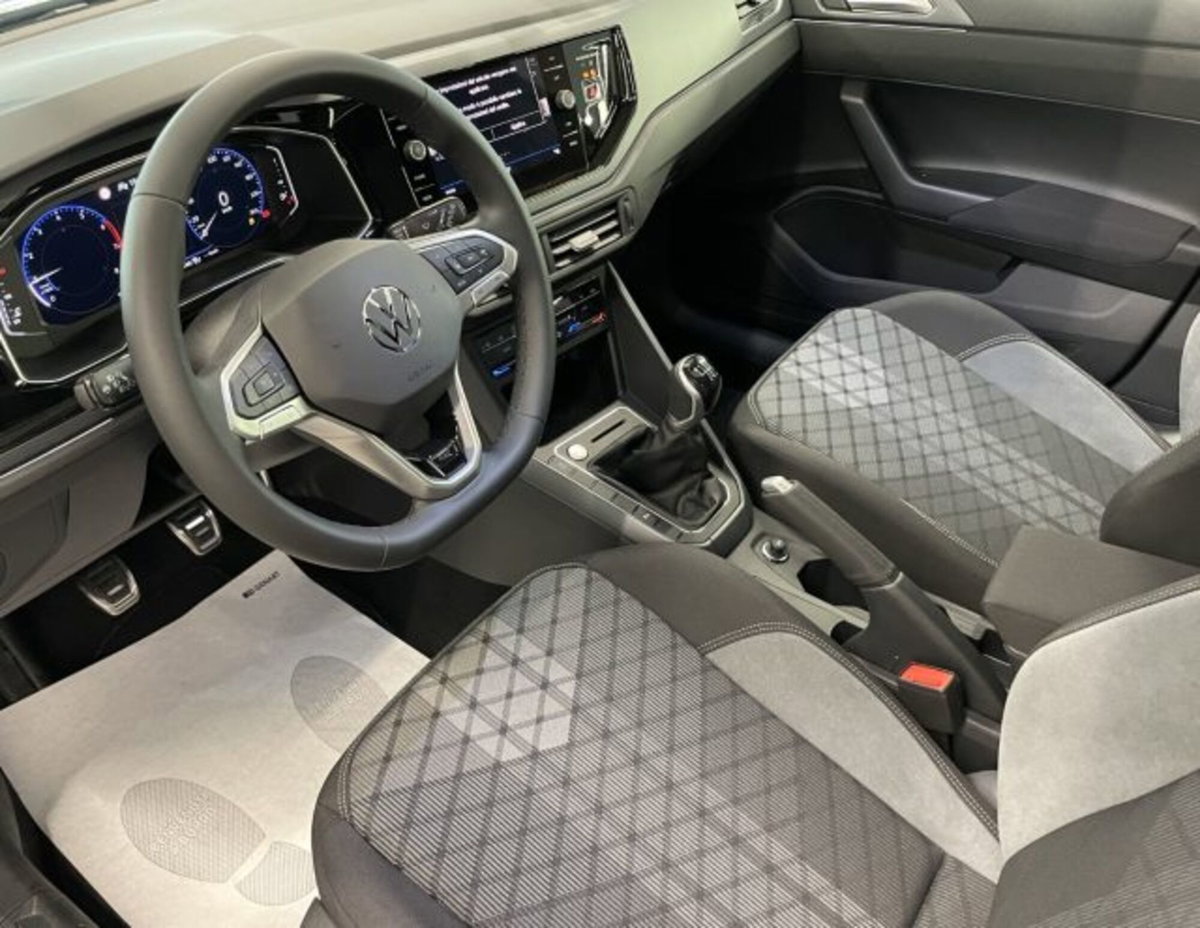 Volkswagen Taigo 1.0 tsi R-Line 115cv (5)