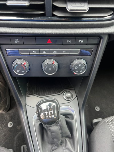 Volkswagen T-Roc 1.0 TSI Life (11)