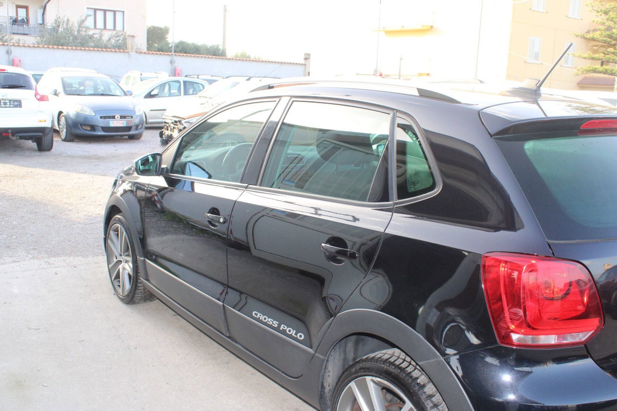 Volkswagen Polo 1.6 TDI 90CV DPF 5 porte Highline (6)