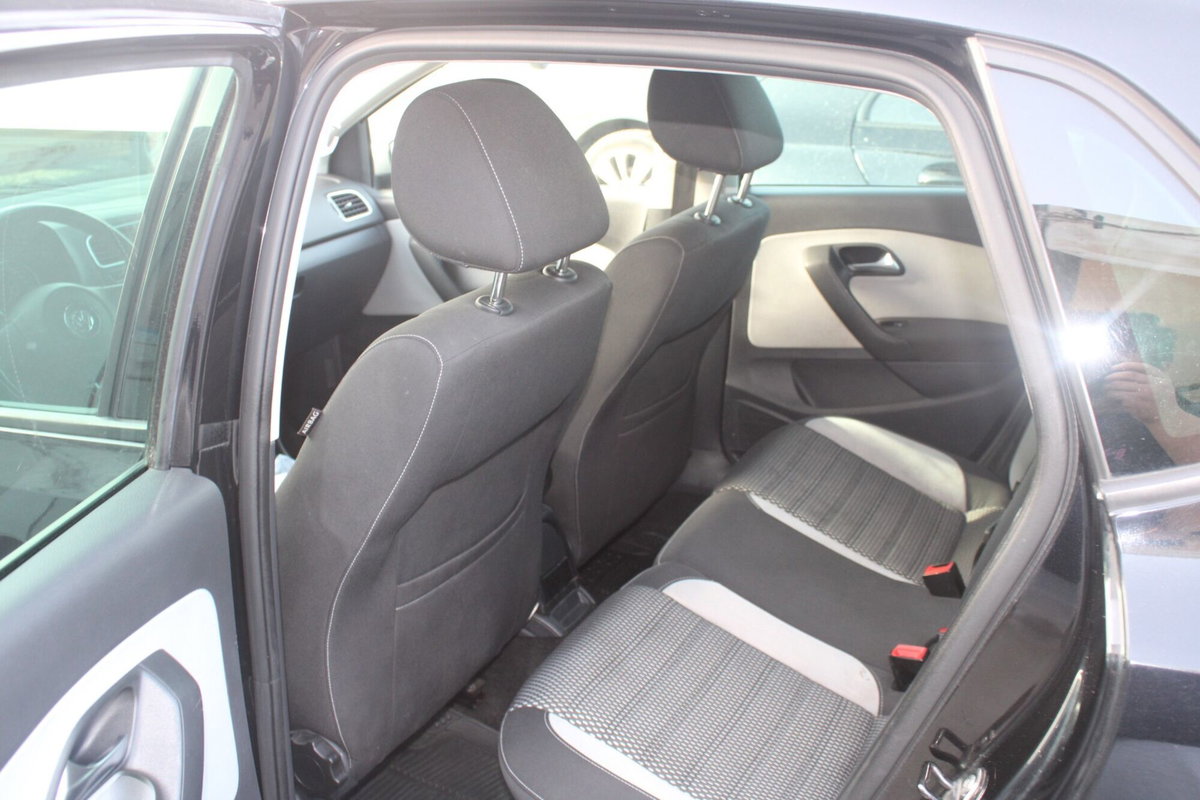 Volkswagen Polo 1.6 TDI 90CV DPF 5 porte Highline (8)