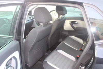 Volkswagen Polo 1.6 TDI 90CV DPF 5 porte Highline (8)