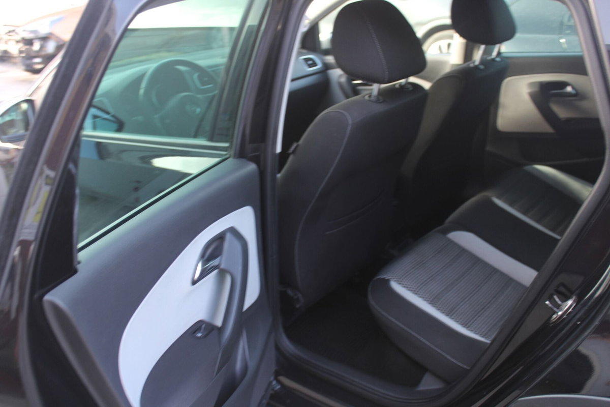 Volkswagen Polo 1.6 TDI 90CV DPF 5 porte Highline (9)