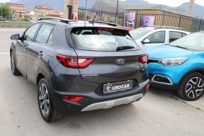 Kia Stonic 1.6 CRDi 110 CV Energy (6)