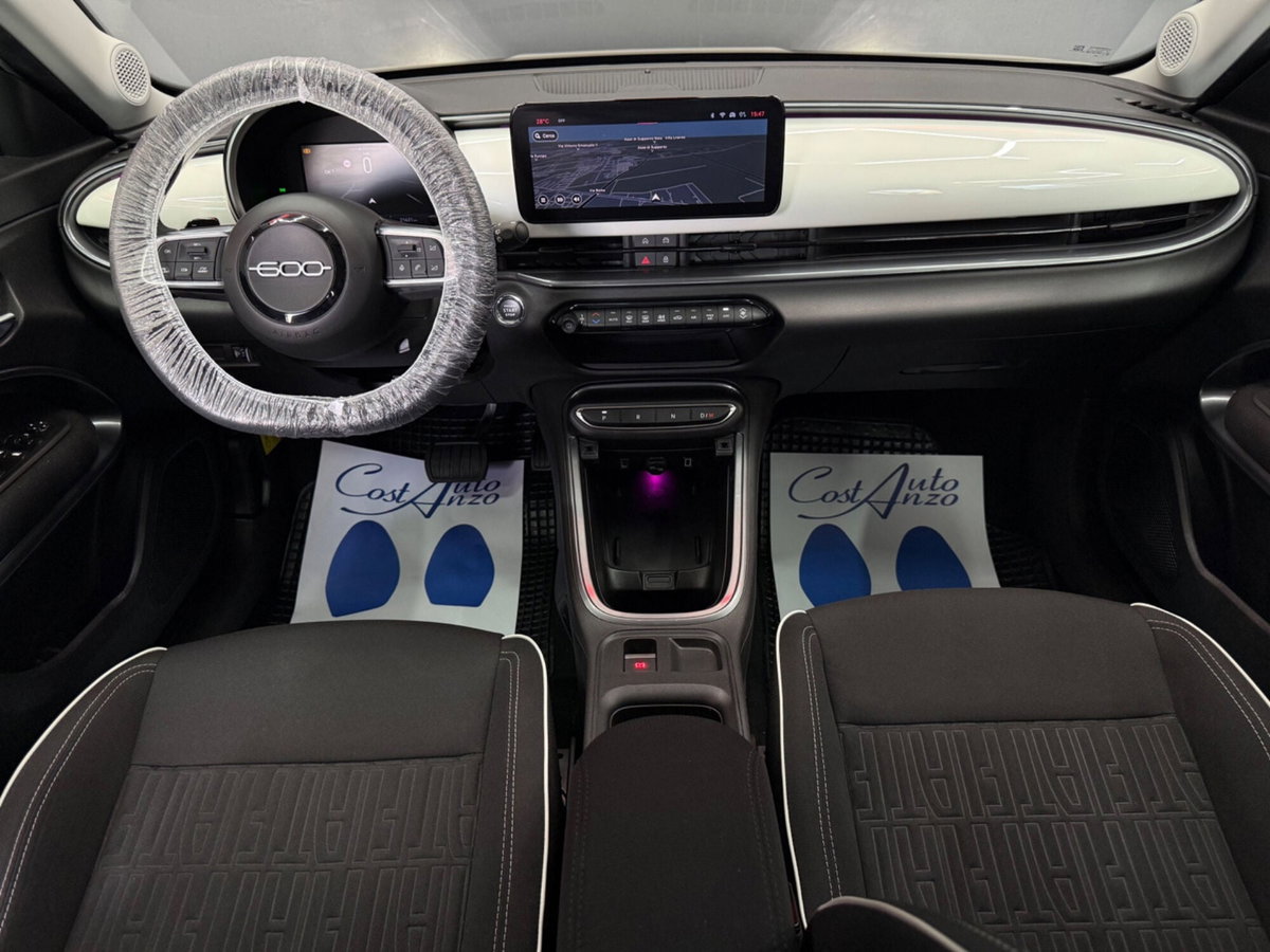 Fiat 600 1.2 hybrid La Prima 145cv auto (10)
