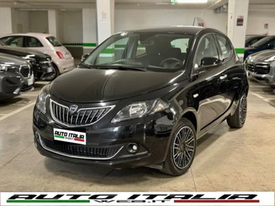 Lancia Ypsilon 1.0 FireFly 5 porte S&S Hybrid Ecochic A. Ferretti usata