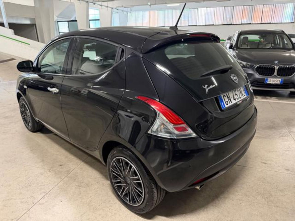 Lancia Ypsilon 1.0 FireFly 5 porte S&S Hybrid Gold Plus (10)