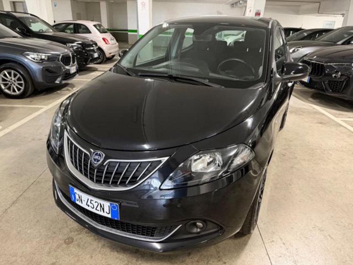 Lancia Ypsilon 1.0 FireFly 5 porte S&S Hybrid Gold Plus (3)