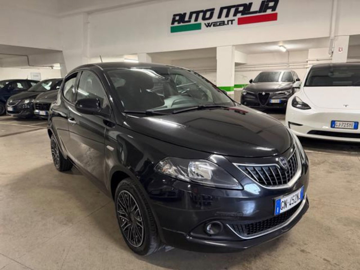 Lancia Ypsilon 1.0 FireFly 5 porte S&S Hybrid Gold Plus (5)