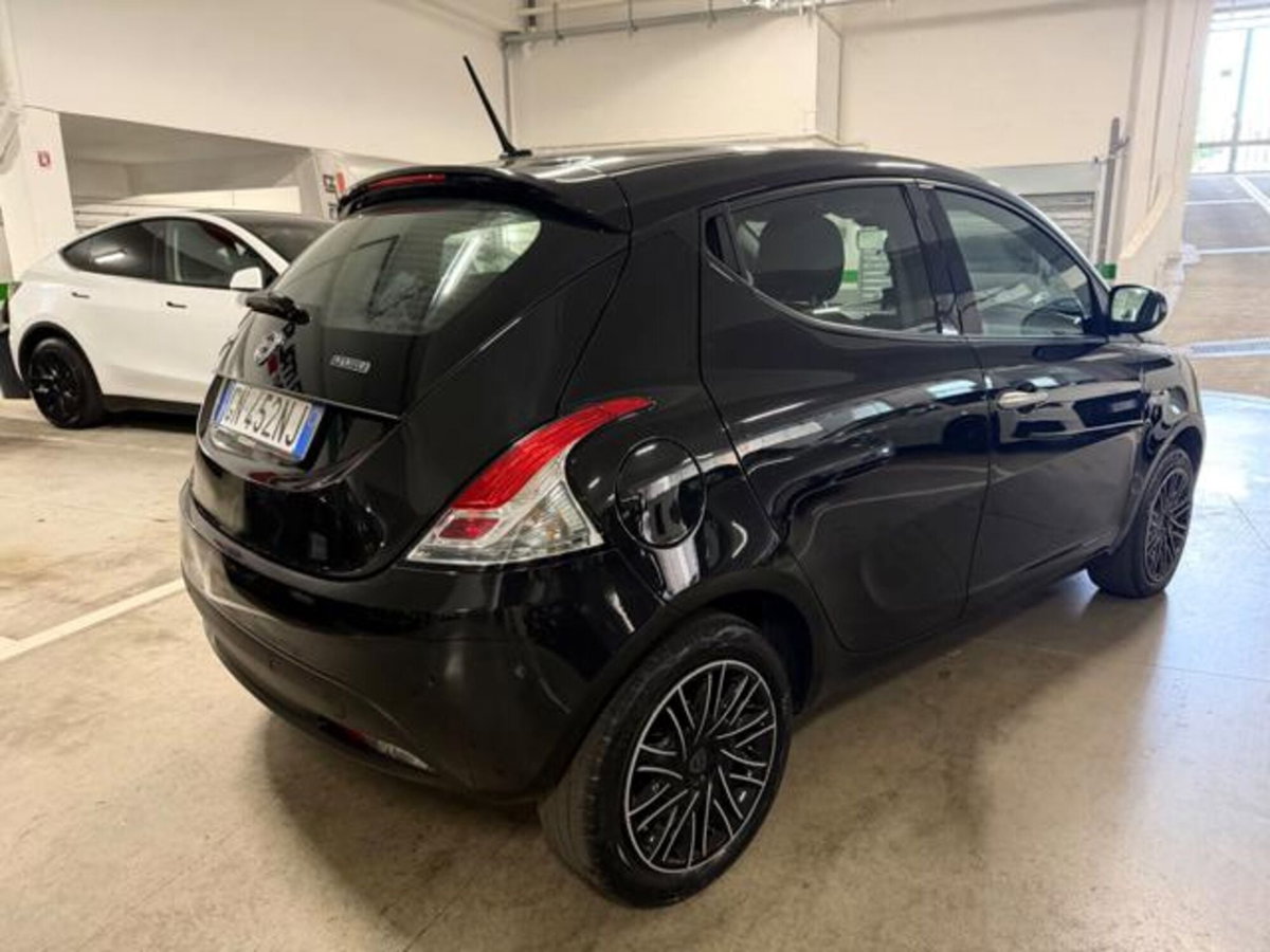 Lancia Ypsilon 1.0 FireFly 5 porte S&S Hybrid Gold Plus (7)