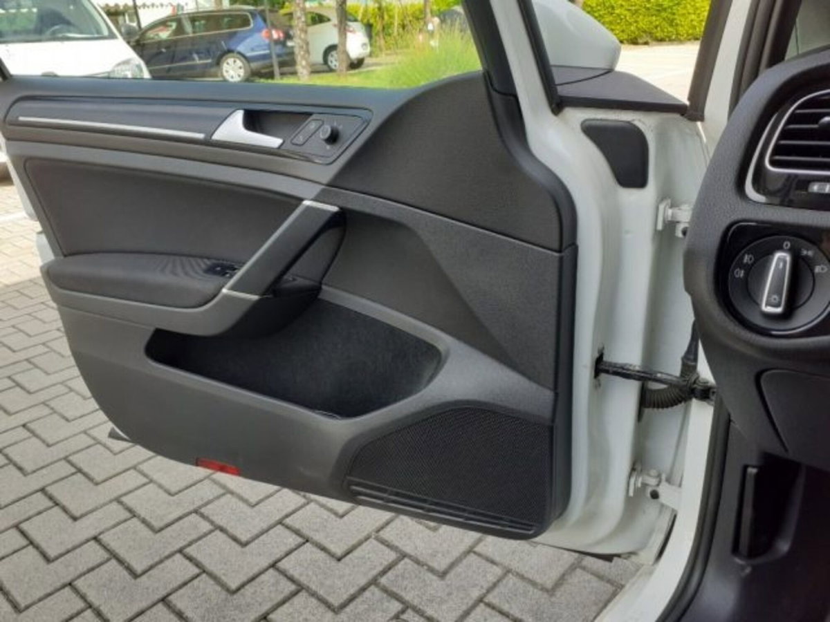 Volkswagen Golf 1.4 TGI DSG 5p. Highline BlueMotion (14)