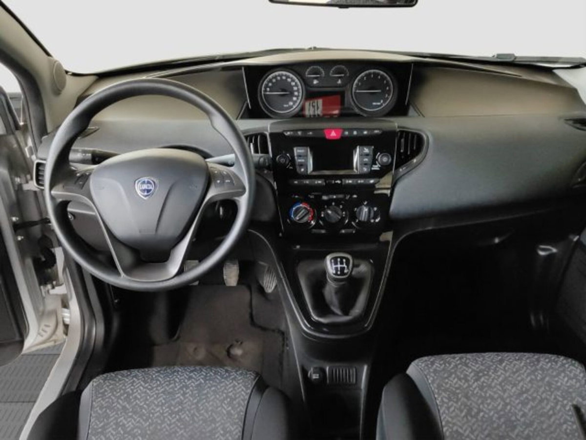 Lancia Ypsilon 1.2 69 CV 5 porte S&S Elefantino Blu (10)