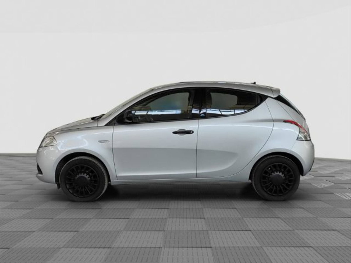 Lancia Ypsilon 1.2 69 CV 5 porte S&S Elefantino Blu (2)