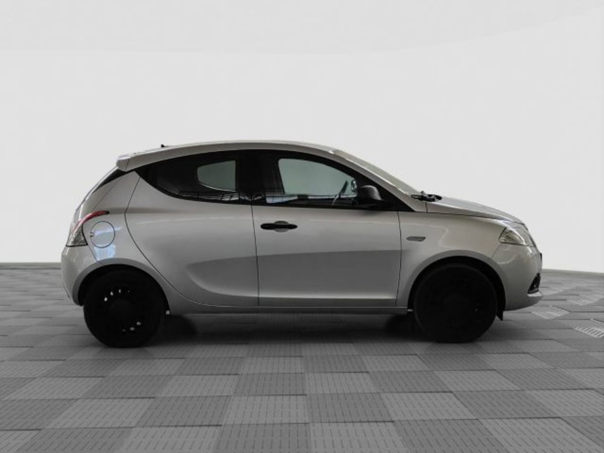 Lancia Ypsilon 1.2 69 CV 5 porte S&S Elefantino Blu (6)