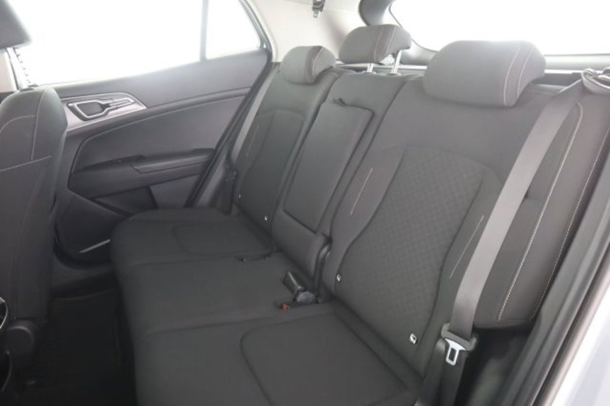 Kia Sportage 1.6 crdi mhev Business dct (3)