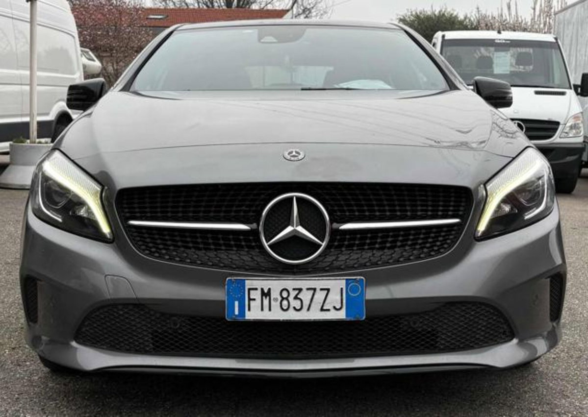 Mercedes-Benz Classe A 200 d Automatic 4Matic Premium (2)