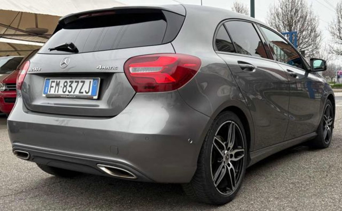 Mercedes-Benz Classe A 200 d Automatic 4Matic Premium (4)