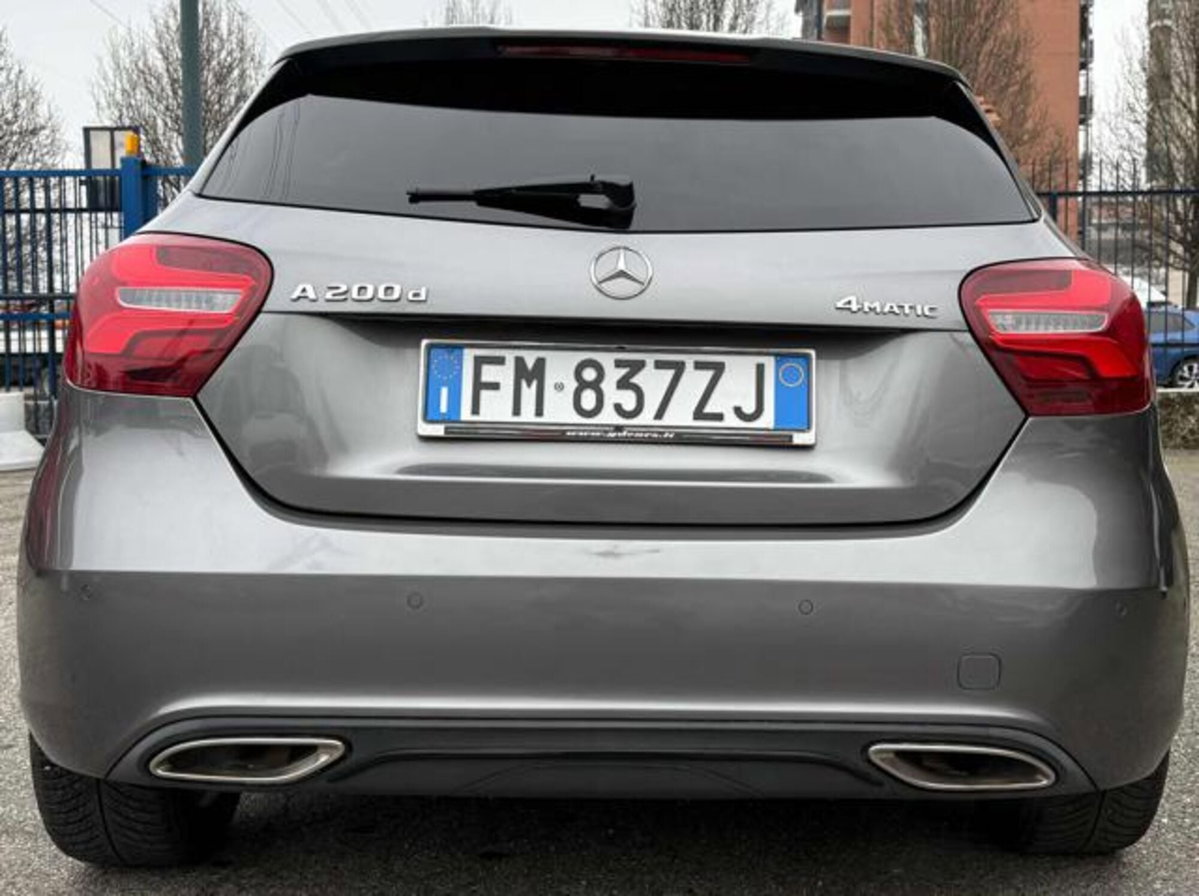 Mercedes-Benz Classe A 200 d Automatic 4Matic Premium (5)