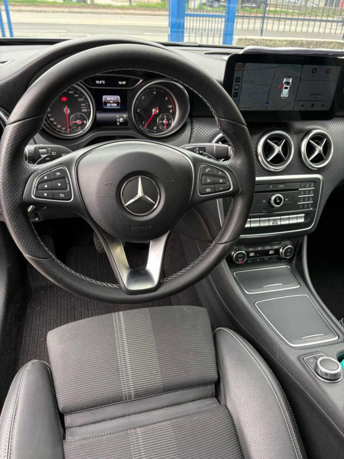 Mercedes-Benz Classe A 200 d Automatic 4Matic Premium (9)