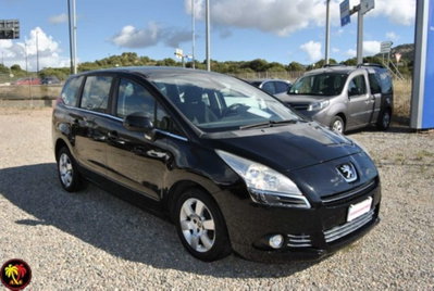 Peugeot 5008 2.0 HDi 150CV Active (2)