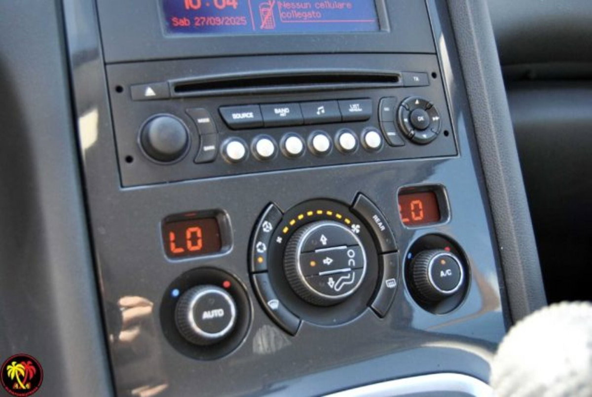 Peugeot 5008 2.0 HDi 150CV Active (8)