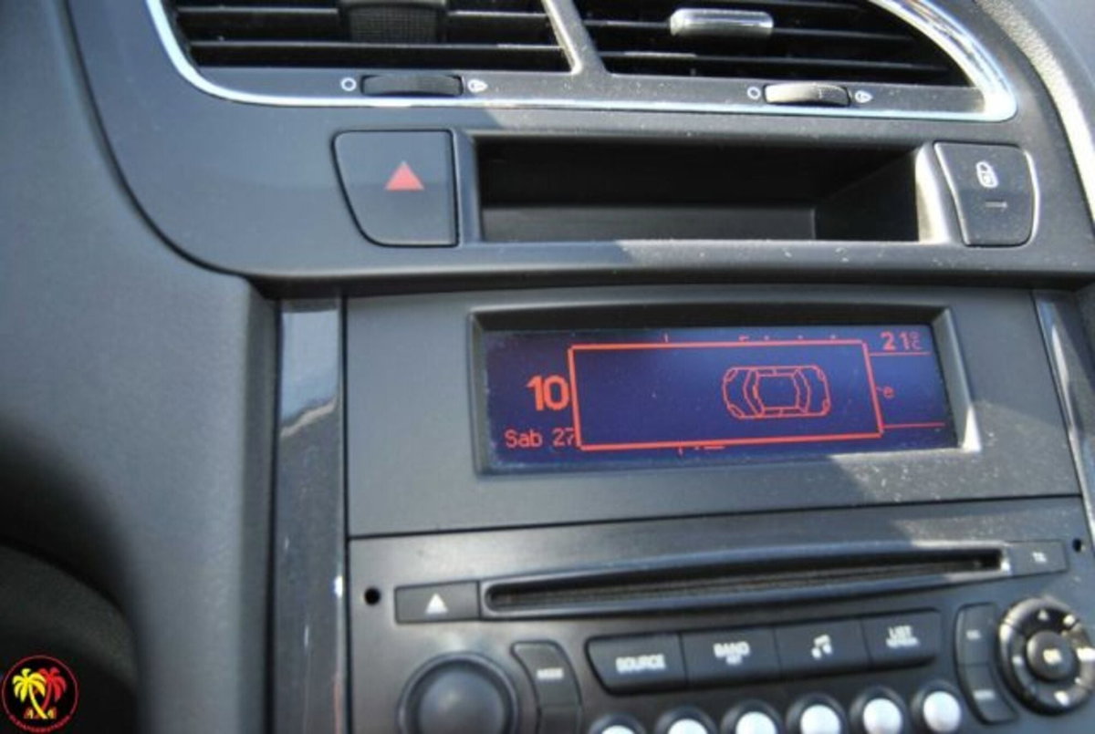 Peugeot 5008 2.0 HDi 150CV Active (9)