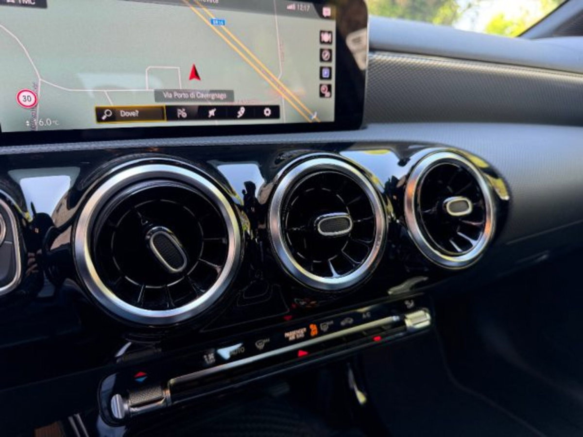 Mercedes-Benz Classe A 160 Sport (14)
