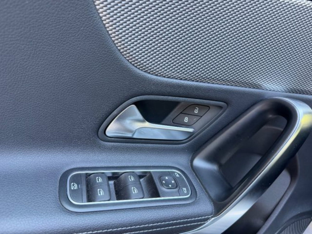 Mercedes-Benz Classe A 160 Sport (19)