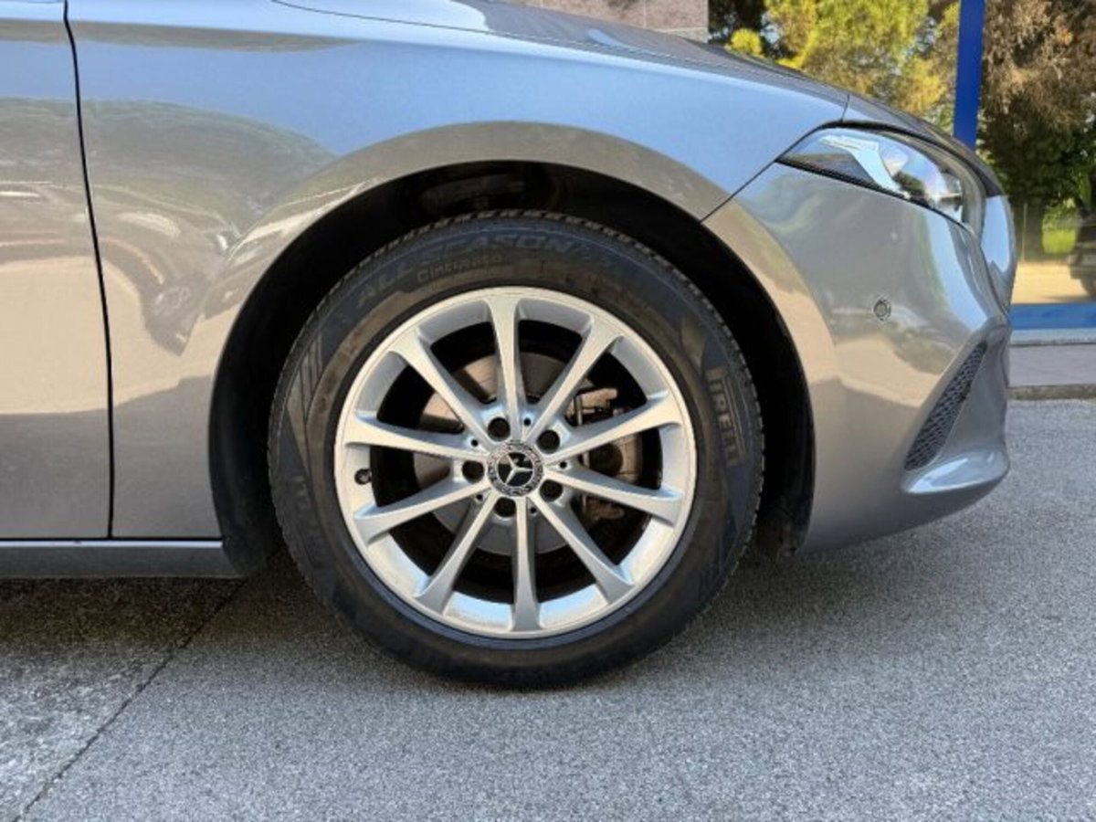 Mercedes-Benz Classe A 160 Sport (2)