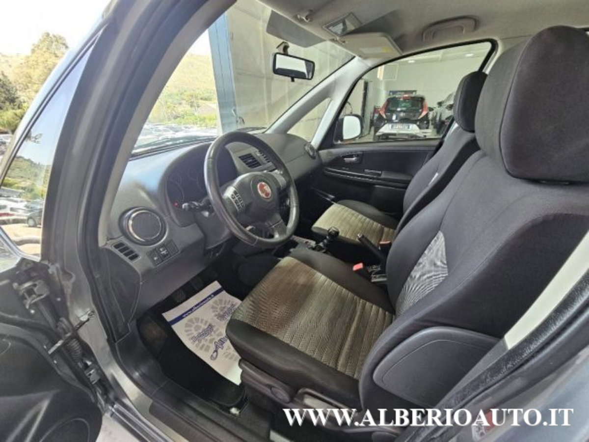 Fiat Sedici 2.0 MJT 16V DPF 4x4 Emotion (10)