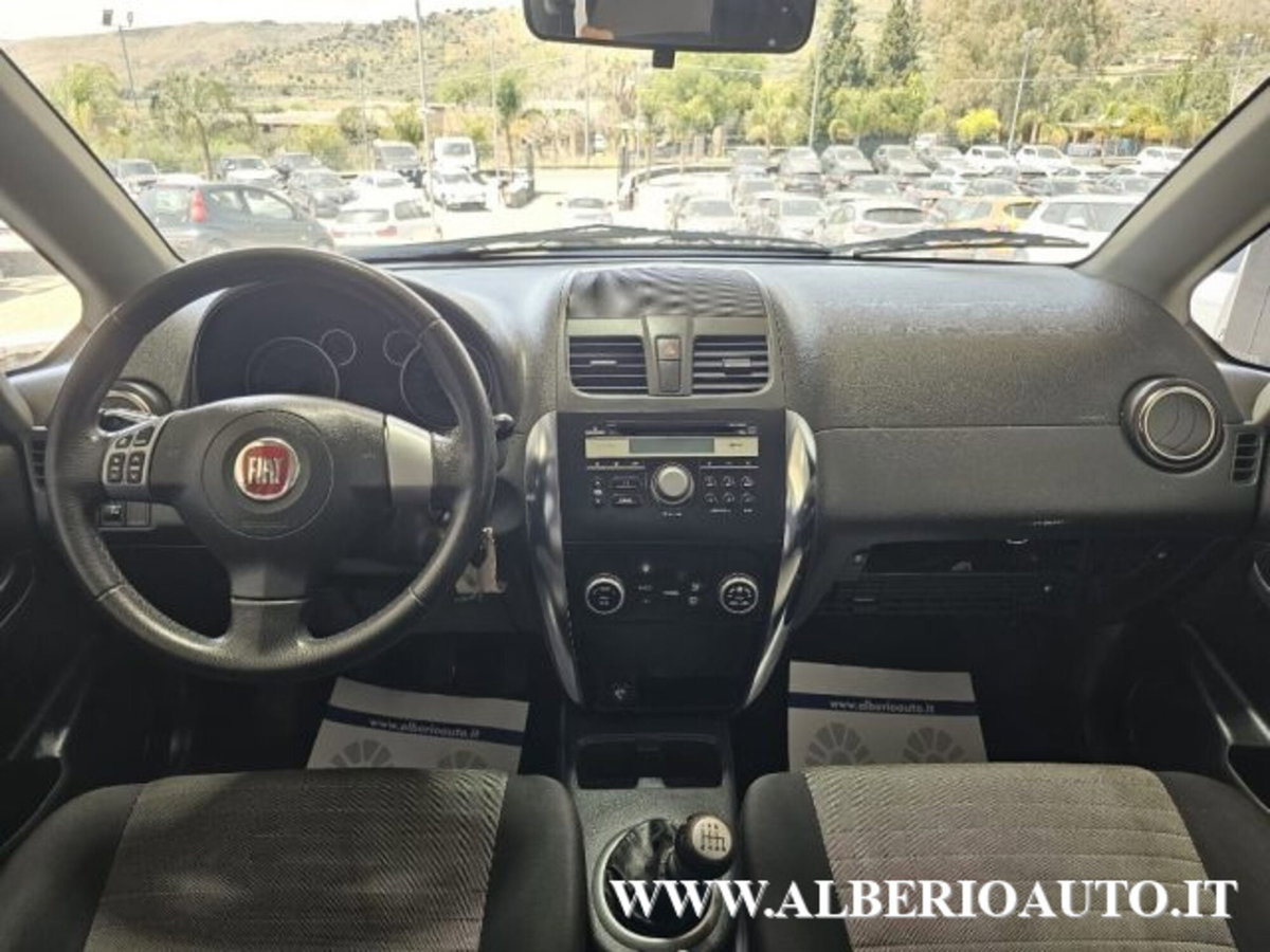 Fiat Sedici 2.0 MJT 16V DPF 4x4 Emotion (16)