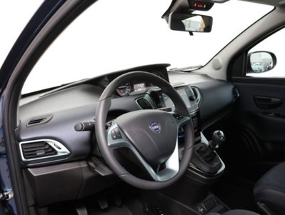Lancia Ypsilon 1.0 FireFly 5 porte S&S Hybrid Ecochic Gold (9)