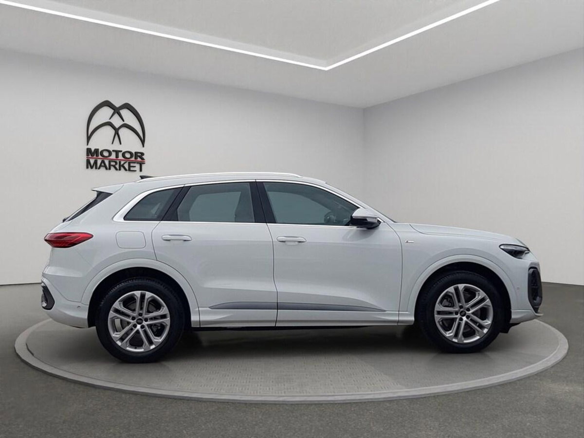 Audi Q5 40 2.0 tdi mhev 12V S line quattro s-tronic (4)