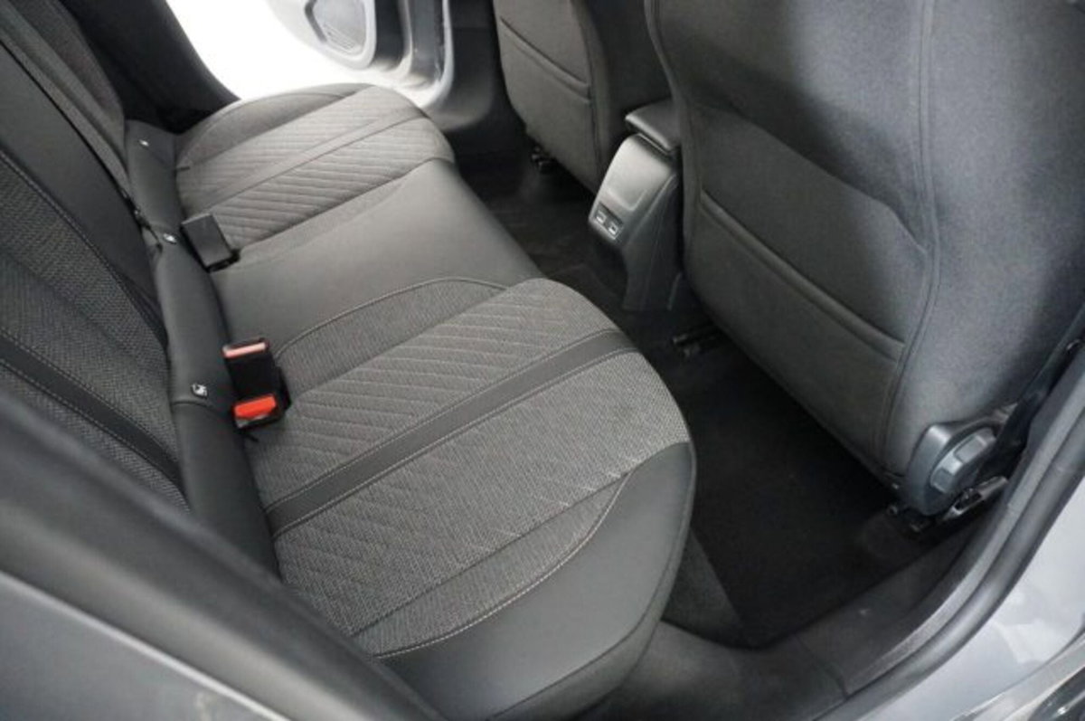 Peugeot 208 1.2 puretech Active s&s 100cv (11)