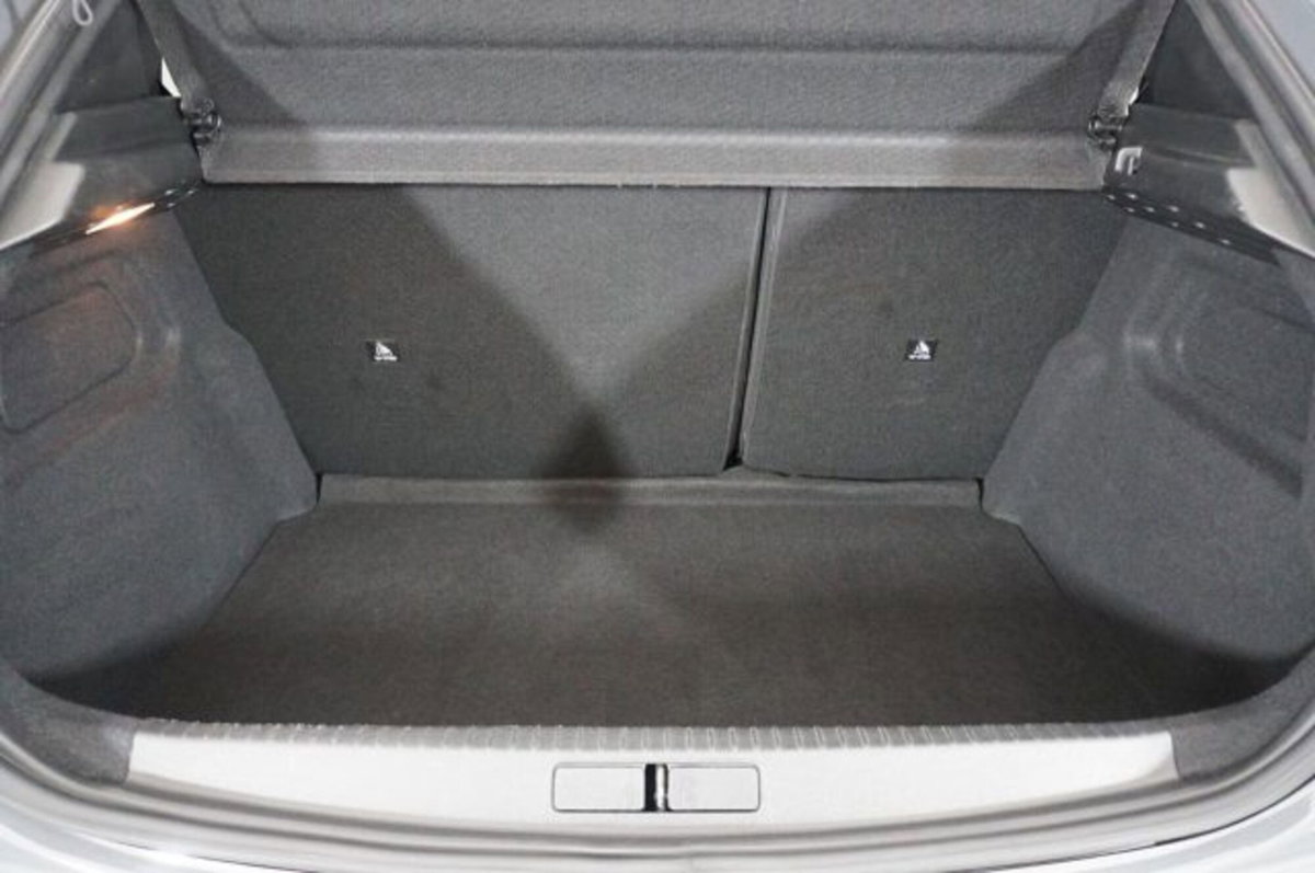 Peugeot 208 1.2 puretech Active s&s 100cv (12)