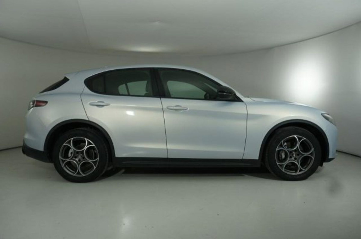 Alfa Romeo Stelvio Stelvio 2.2 Turbodiesel 160 CV AT8 RWD Sprint (4)