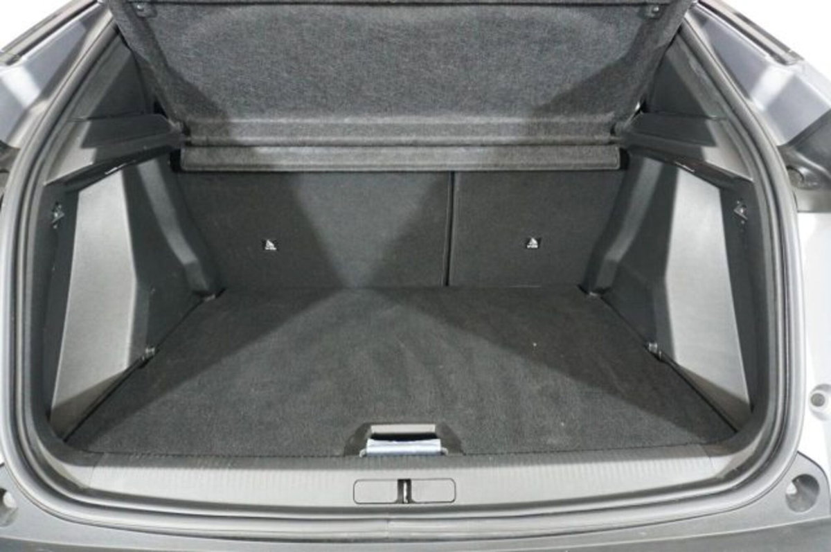Peugeot 2008 1.2 puretech Allure s&s 100cv (12)