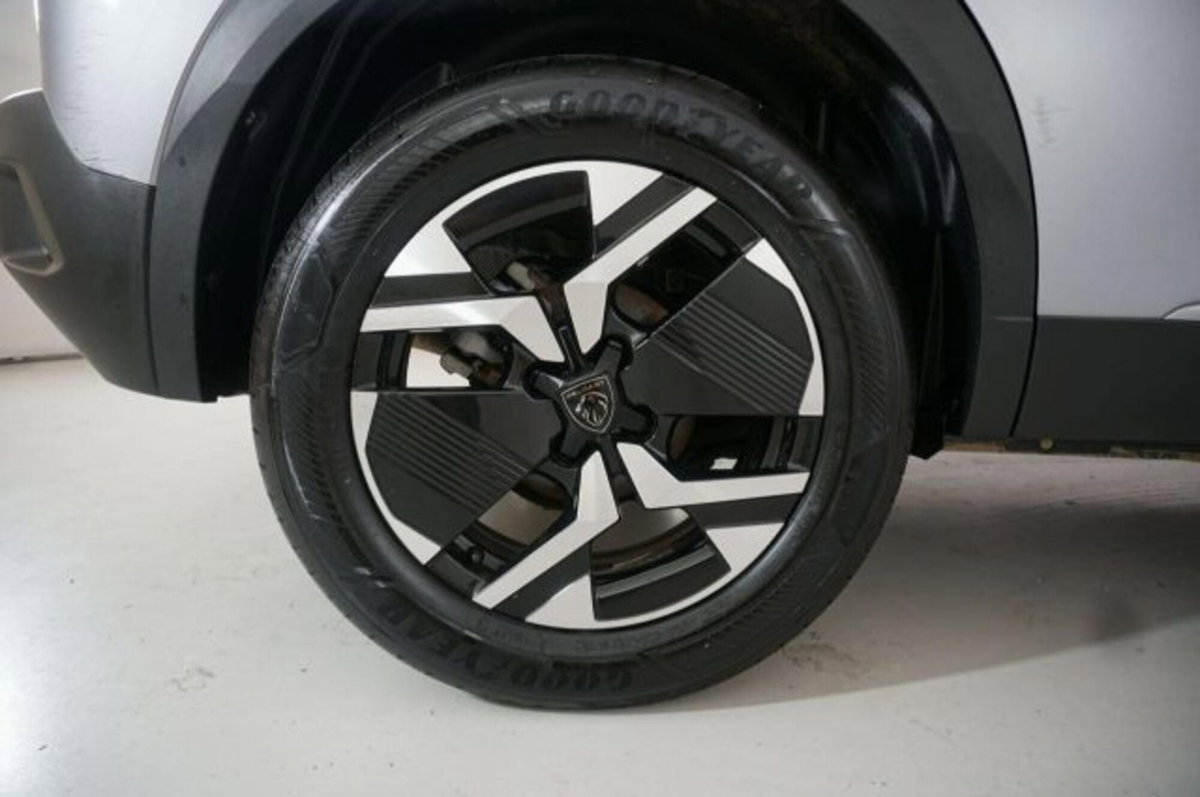 Peugeot 2008 1.2 puretech Allure s&s 100cv (6)