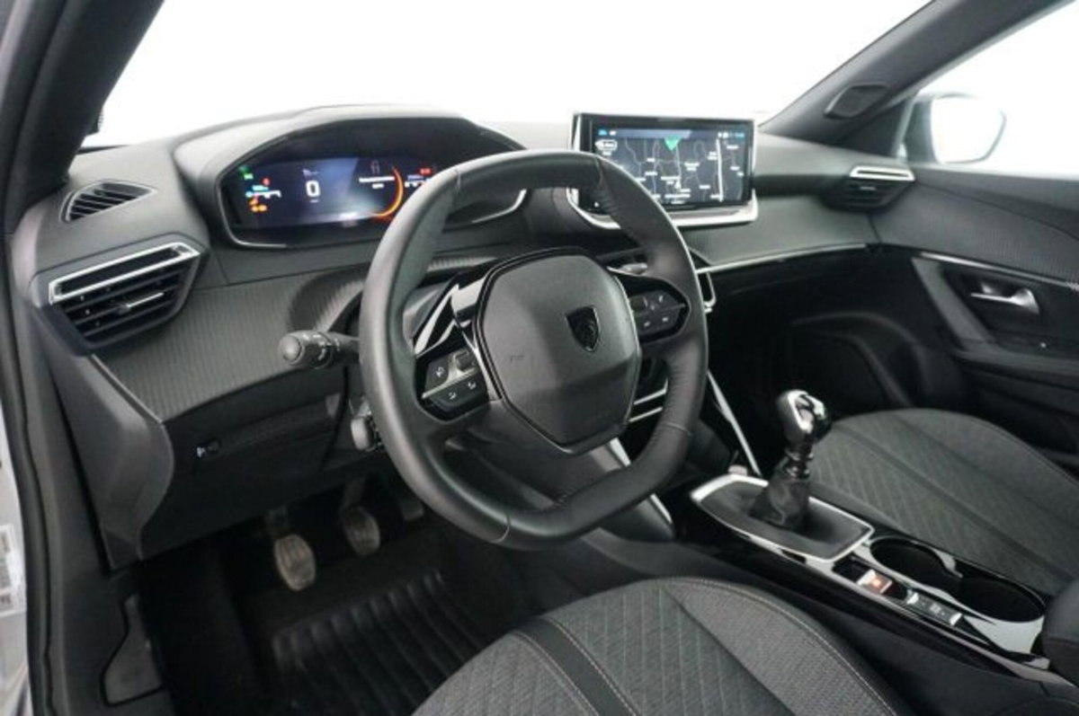 Peugeot 2008 1.2 puretech Allure s&s 100cv (7)