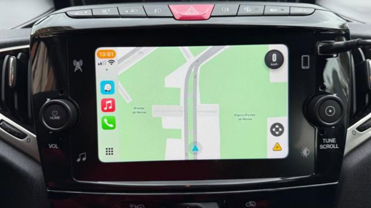 Lancia Ypsilon 1.0 FireFly 5 porte S&S Hybrid Ecochic A. Ferretti (10)