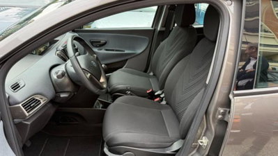 Lancia Ypsilon 1.0 FireFly 5 porte S&S Hybrid Ecochic A. Ferretti (12)