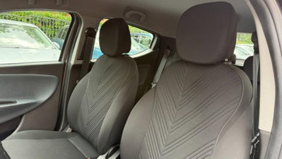 Lancia Ypsilon 1.0 FireFly 5 porte S&S Hybrid Ecochic A. Ferretti (13)