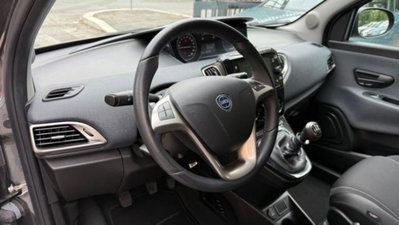 Lancia Ypsilon 1.0 FireFly 5 porte S&S Hybrid Ecochic A. Ferretti (19)
