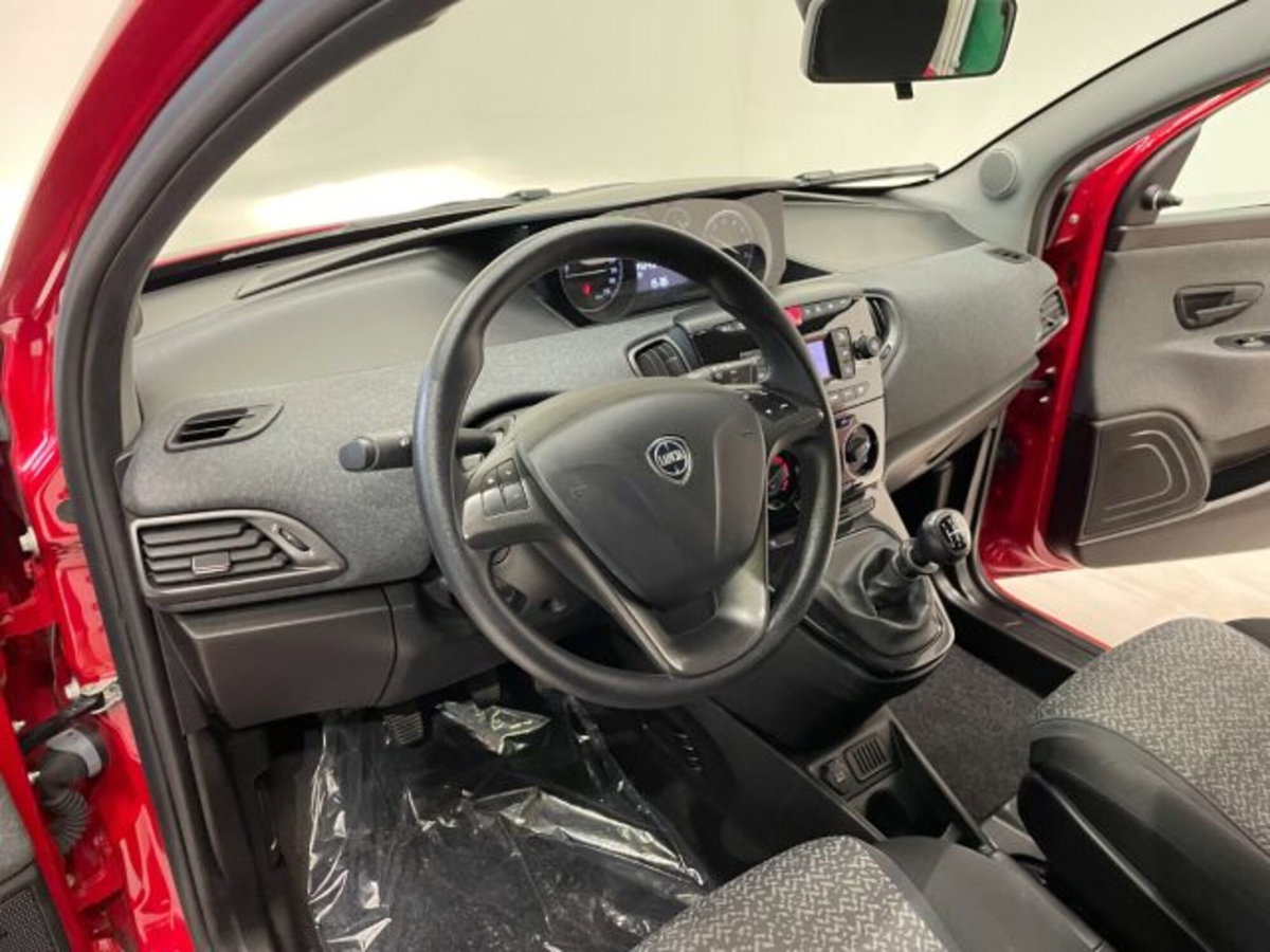 Lancia Ypsilon 1.0 FireFly 5 porte S&S Hybrid Ecochic Silver (15)