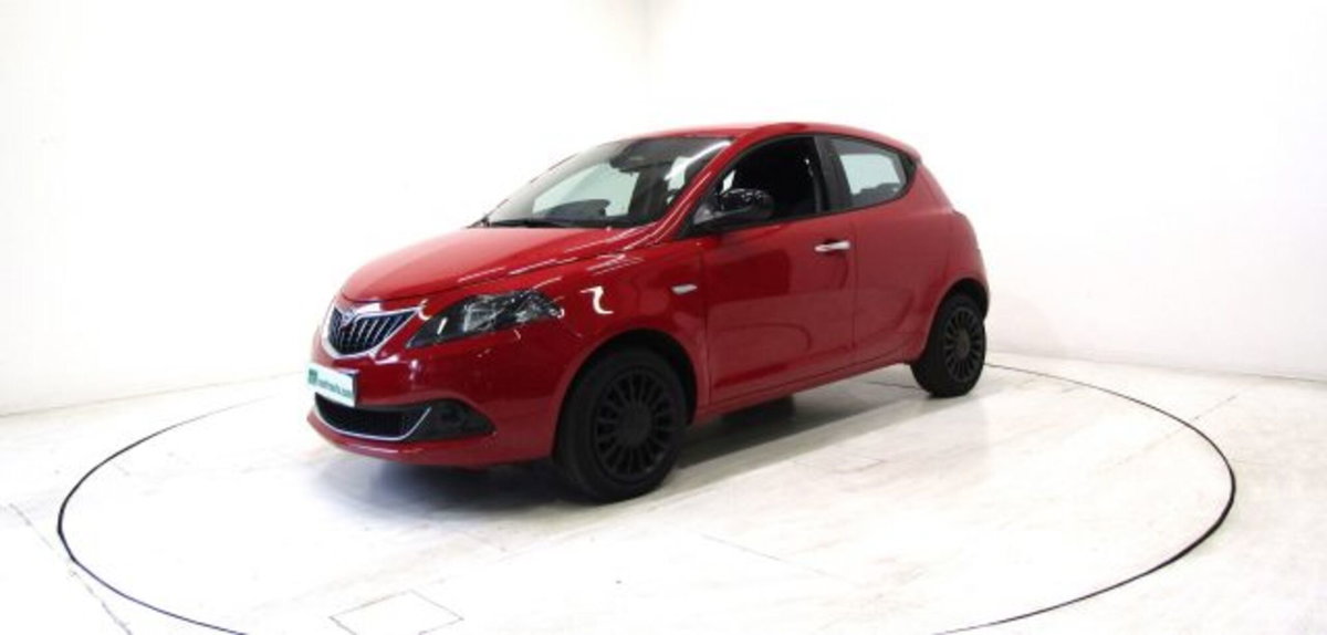 Lancia Ypsilon 1.0 FireFly 5 porte S&S Hybrid Ecochic Silver (3)