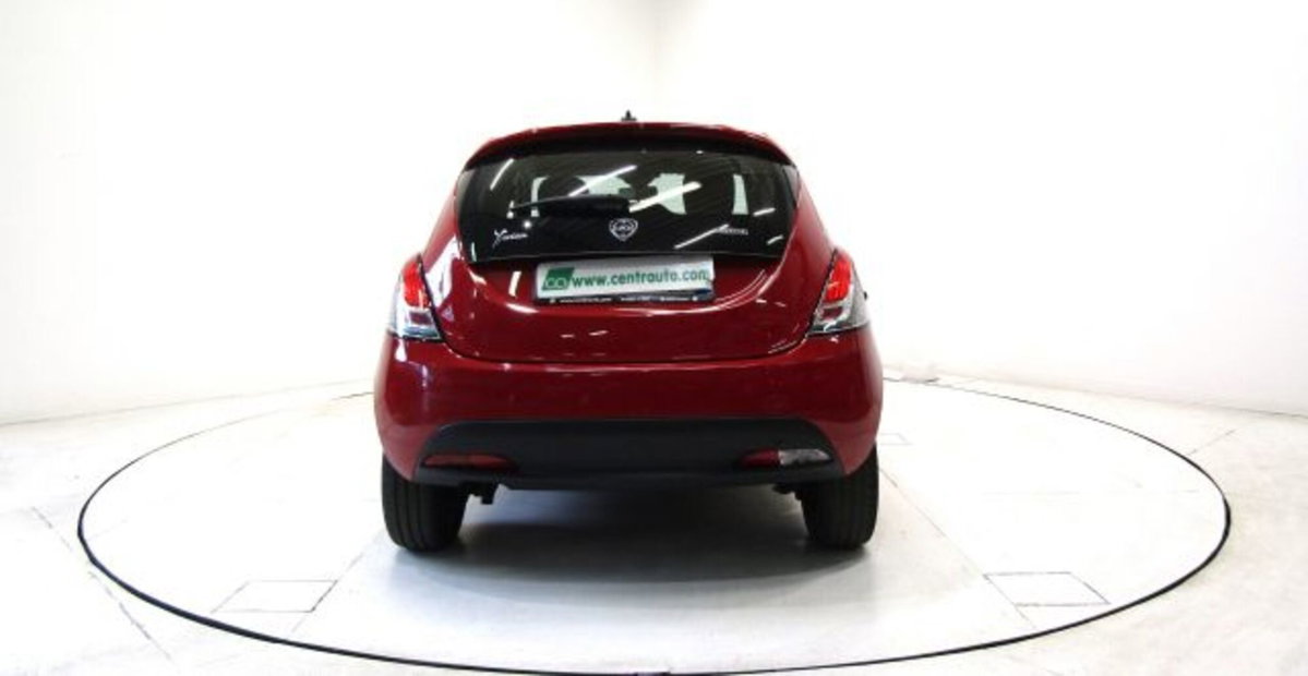 Lancia Ypsilon 1.0 FireFly 5 porte S&S Hybrid Ecochic Silver (4)