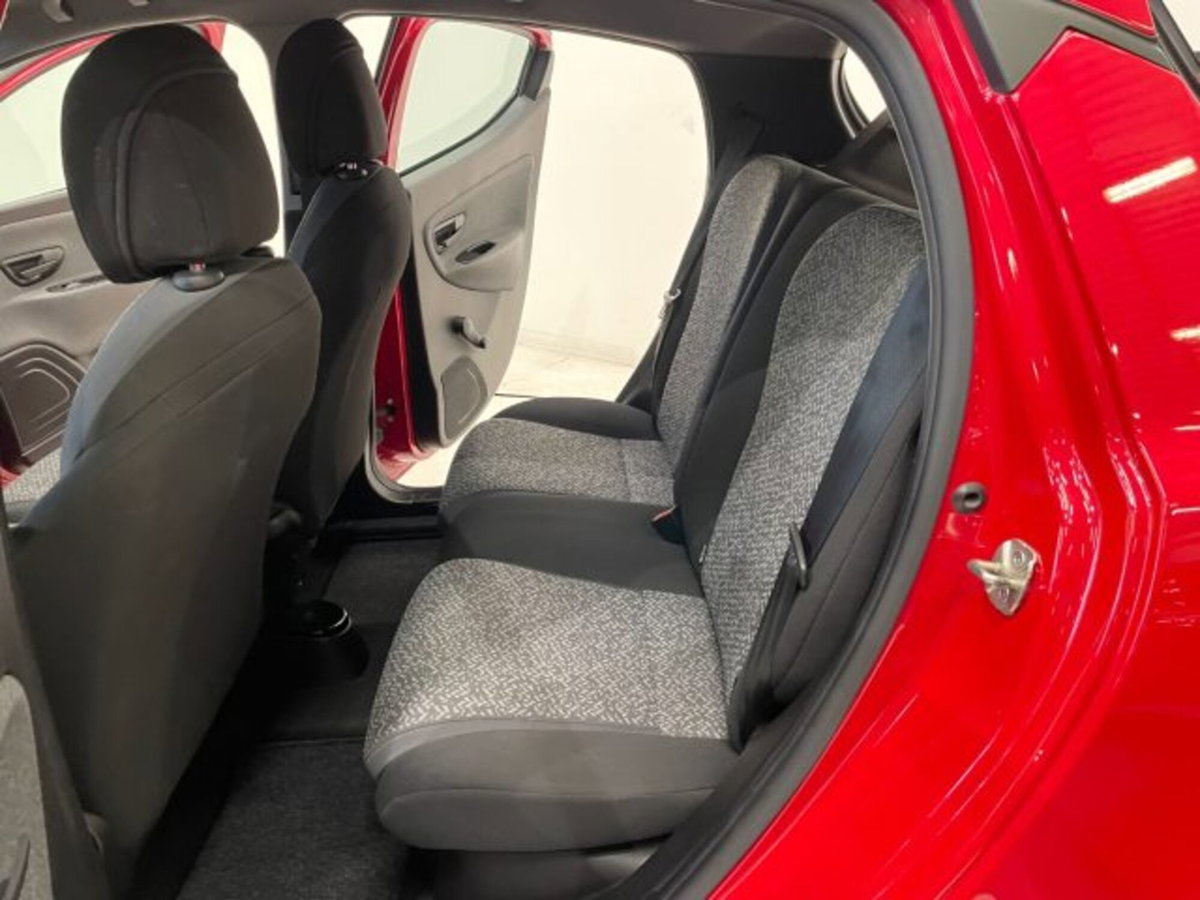 Lancia Ypsilon 1.0 FireFly 5 porte S&S Hybrid Ecochic Silver (7)