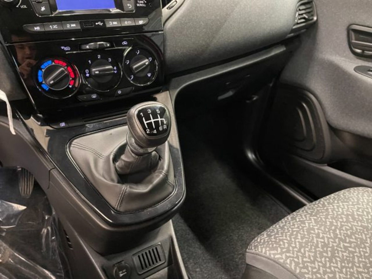 Lancia Ypsilon 1.0 FireFly 5 porte S&S Hybrid Ecochic Silver (8)